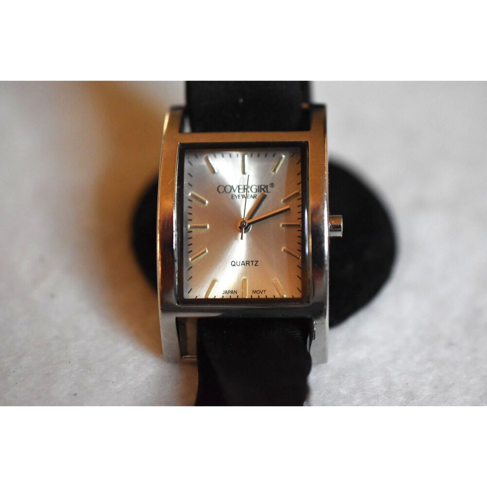 Rare Vintage Covergirl Quartz Accutime Silk Band New Battery Like New Watch